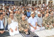Council member Tariq Saleh performs Eid al-Adha prayers with citizens in Al-Mokha.