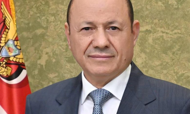 The Chairman of the Leadership Council called the former president and his deputy to congratulate them on Eid al-Adha.