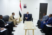 The Foreign Minister meets with the UN Resident Coordinator in Yemen during a visit to Aden.