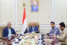 The Prime Minister discusses joint cooperation relations with the British Minister of State.