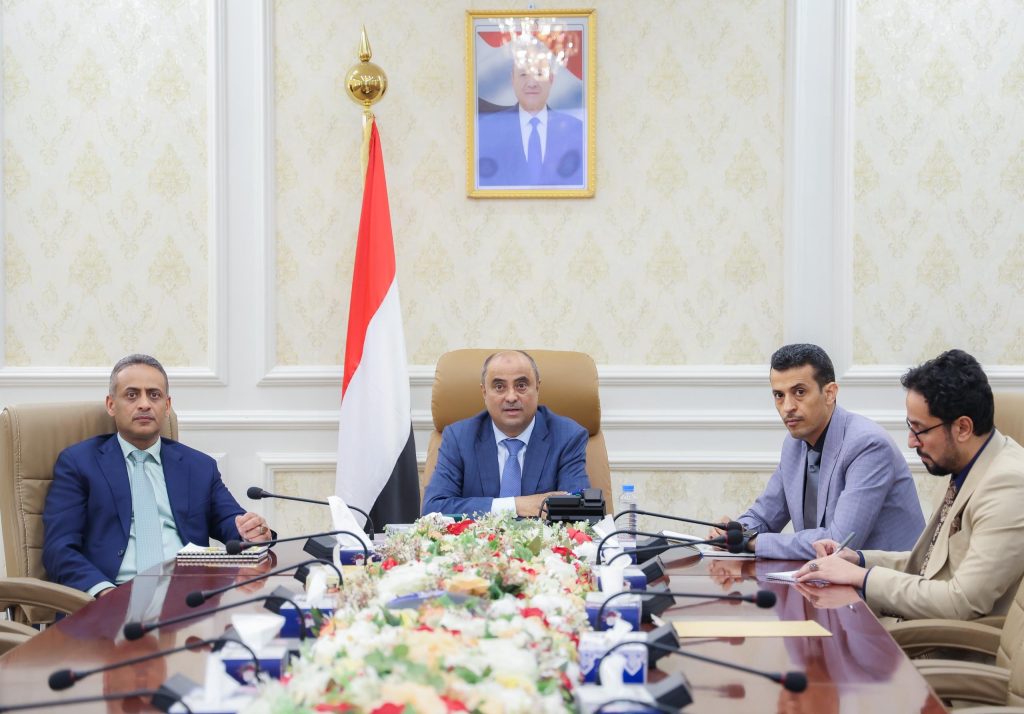 The Prime Minister discusses joint cooperation relations with the British Minister of State.