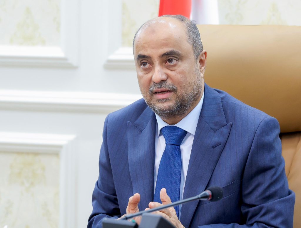 The Prime Minister urges Yemen's partners to support the government's plan and its priorities.