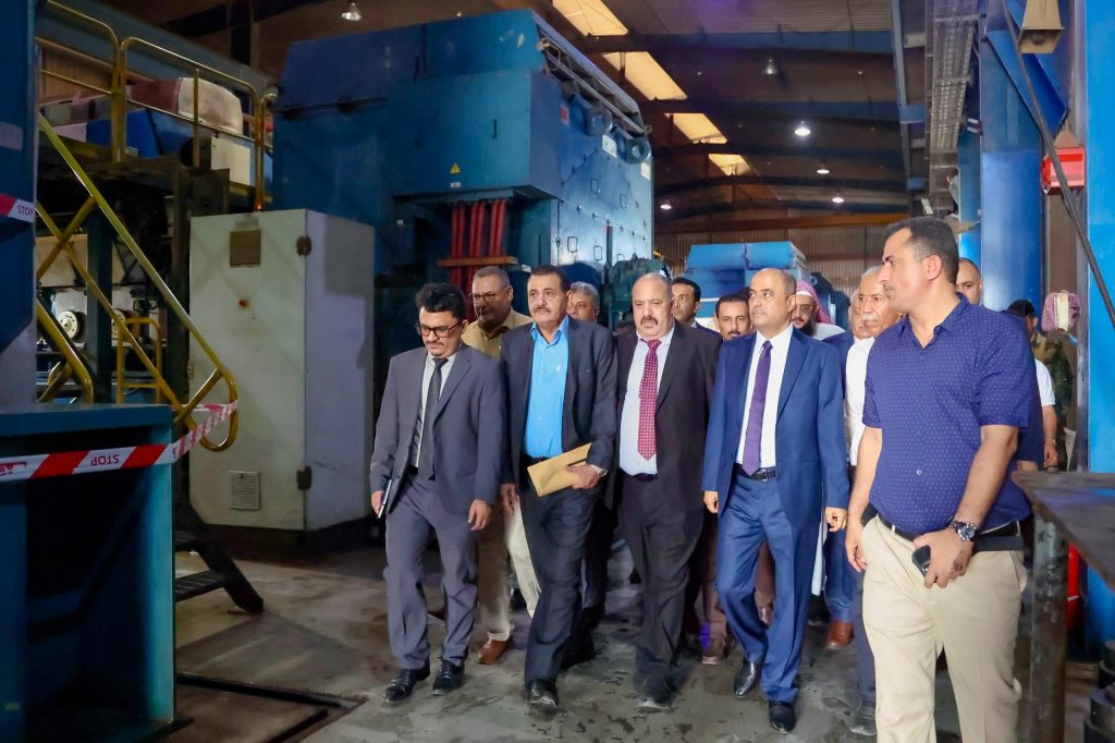 The Prime Minister visits several power stations in Aden, directing measures to enhance generation capacity.