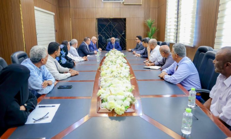 The Prime Minister visits the Civil Service Ministry, urging the swift release of bonuses and adjustments for universities and the Ministries of Education and Health.