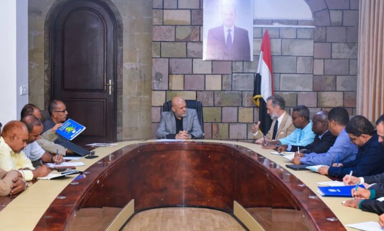 The Taiz governor discusses solutions with the UN resident representative to alleviate the water crisis.