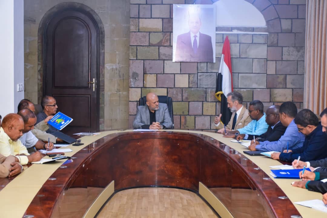 The Taiz governor discusses solutions with the UN resident representative to alleviate the water crisis.