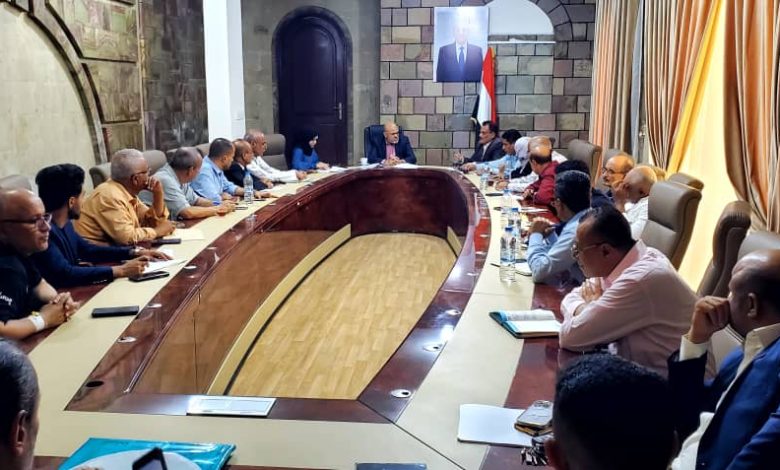 The Taiz governor has directed the implementation of an emergency response plan to combat the spread of ongoing epidemics.