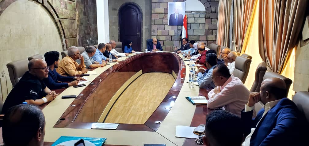 The Taiz governor has directed the implementation of an emergency response plan to combat the spread of ongoing epidemics.