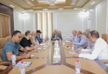 The Transport Minister discusses arrangements to expedite the operation of private investment airline flights.
