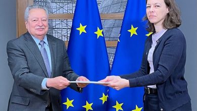 The head of Yemen's EU mission delivers a letter from the Presidential Leadership Council to the President of the European Council.