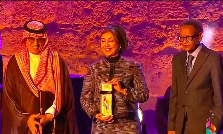 Yemeni journalist Sonia Marisi honored at the opening of the 25th Arab Radio and Television Festival.