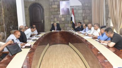 A meeting chaired by the Taiz governor discusses urgent measures to ensure water supply and alleviate citizens' suffering.