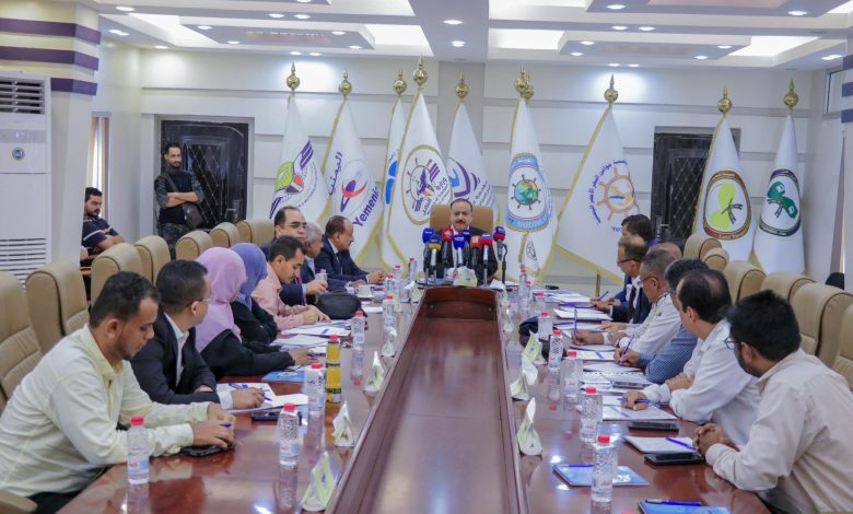 A meeting in Aden addresses the repercussions of the sinking of the vessels "Magic Seas" and "Infinity" in the Red Sea.