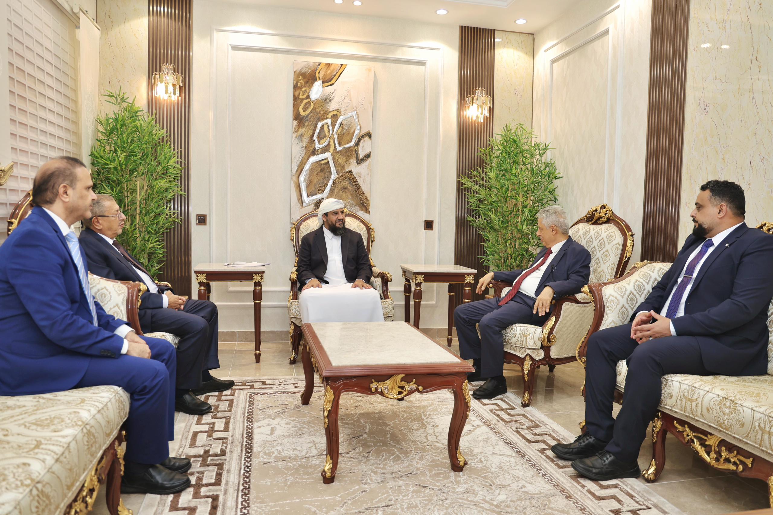 Council member Abdul Rahman Al-Mahrami reaffirms his support for judicial independence and the issue of forcibly dismissed individuals.