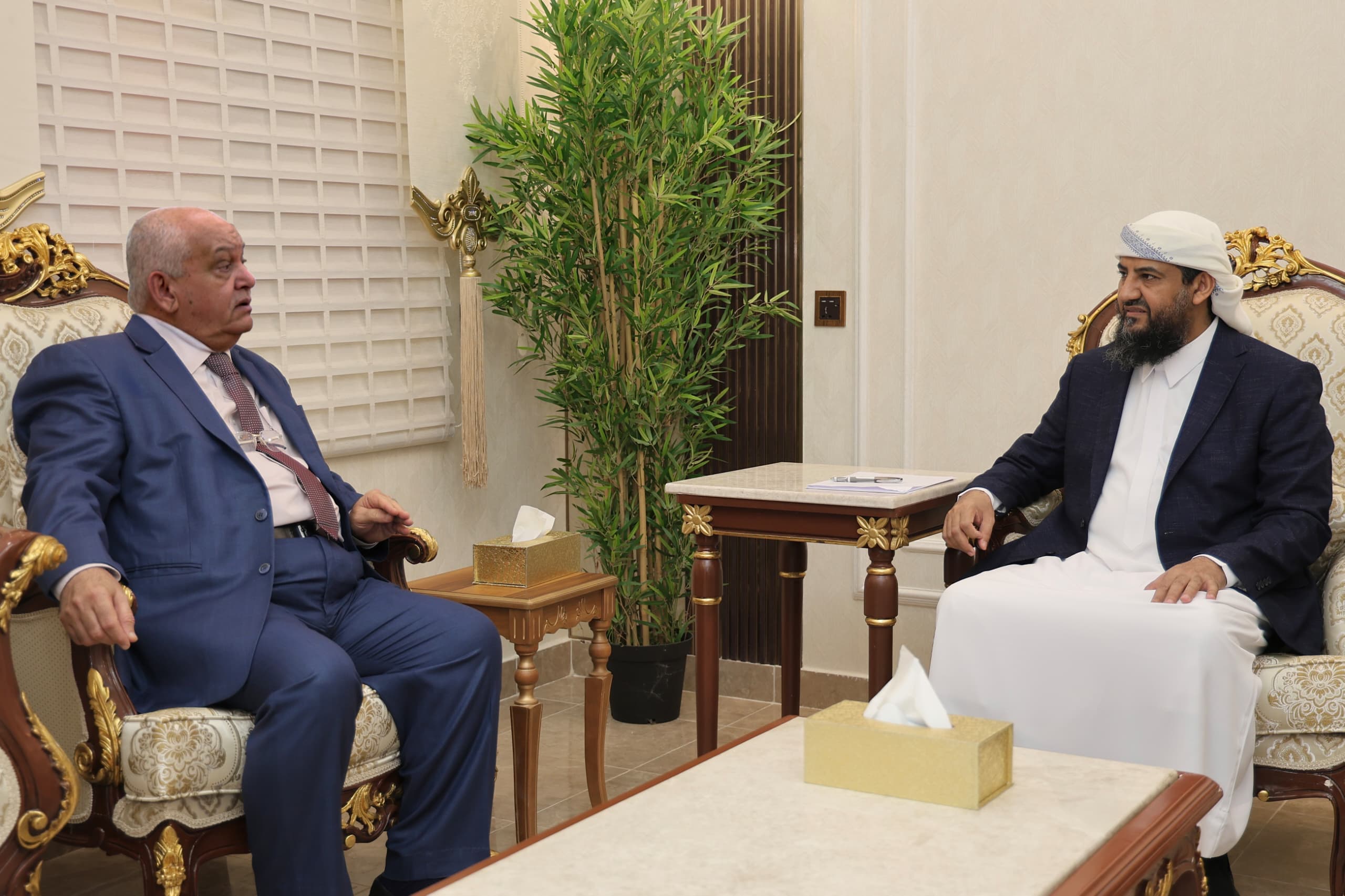 Council member Abdulrahman Al-Mahrami reviews civil service reforms and directs expedited disbursement of state employee bonuses.