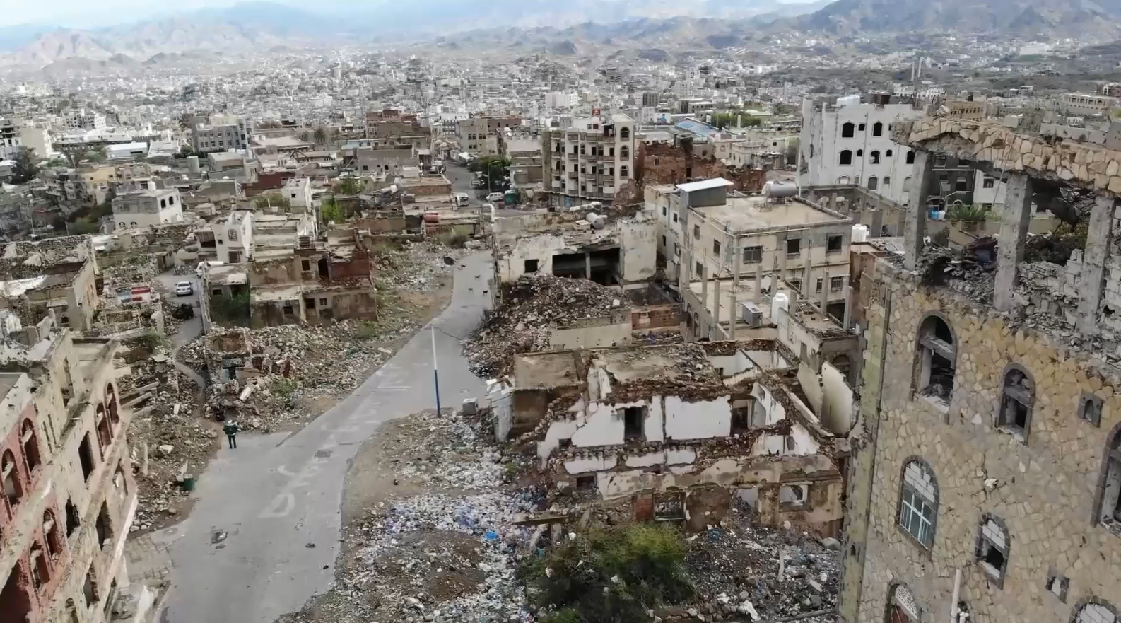 Four children were killed by a projectile planted by militias in Al-Taziah, north of Taiz city.