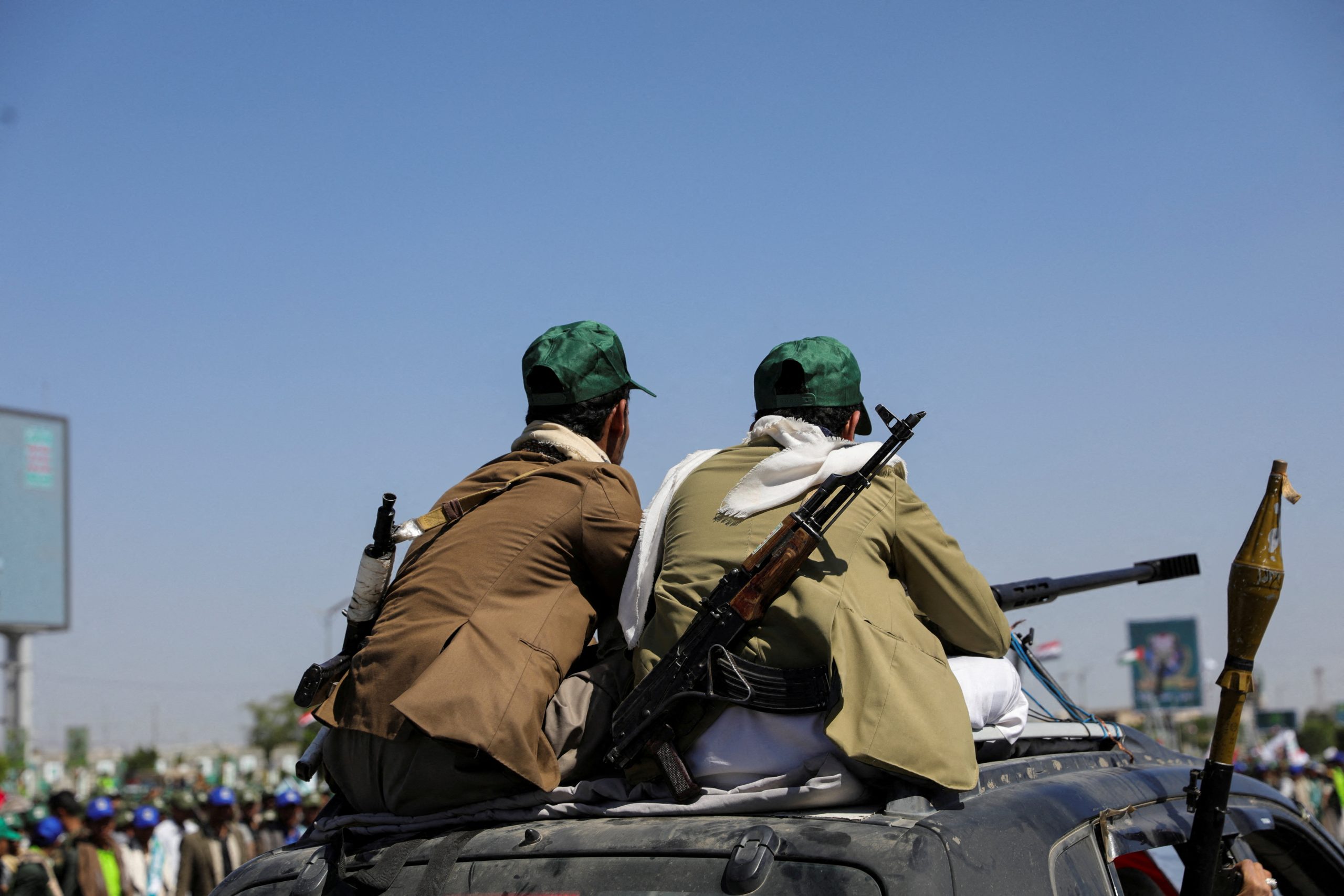 Houthi forces intensify arrests in Taiz and raid mosques in Mawiya, escalating tensions in the region.