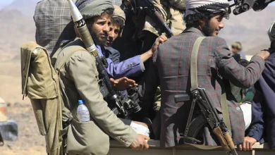Houthi militias abduct a mosque imam and shut down a Quran memorization center in Al-Bayda and Ibb.