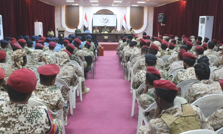 The 101st Brigade honors outstanding security personnel at Sayun International Airport.