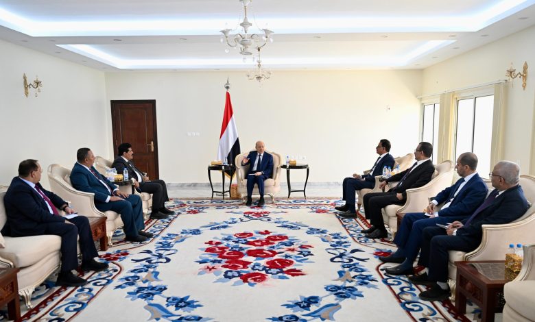 The Chairman of the Leadership Council meets with leaders of the National Resistance Political Bureau.