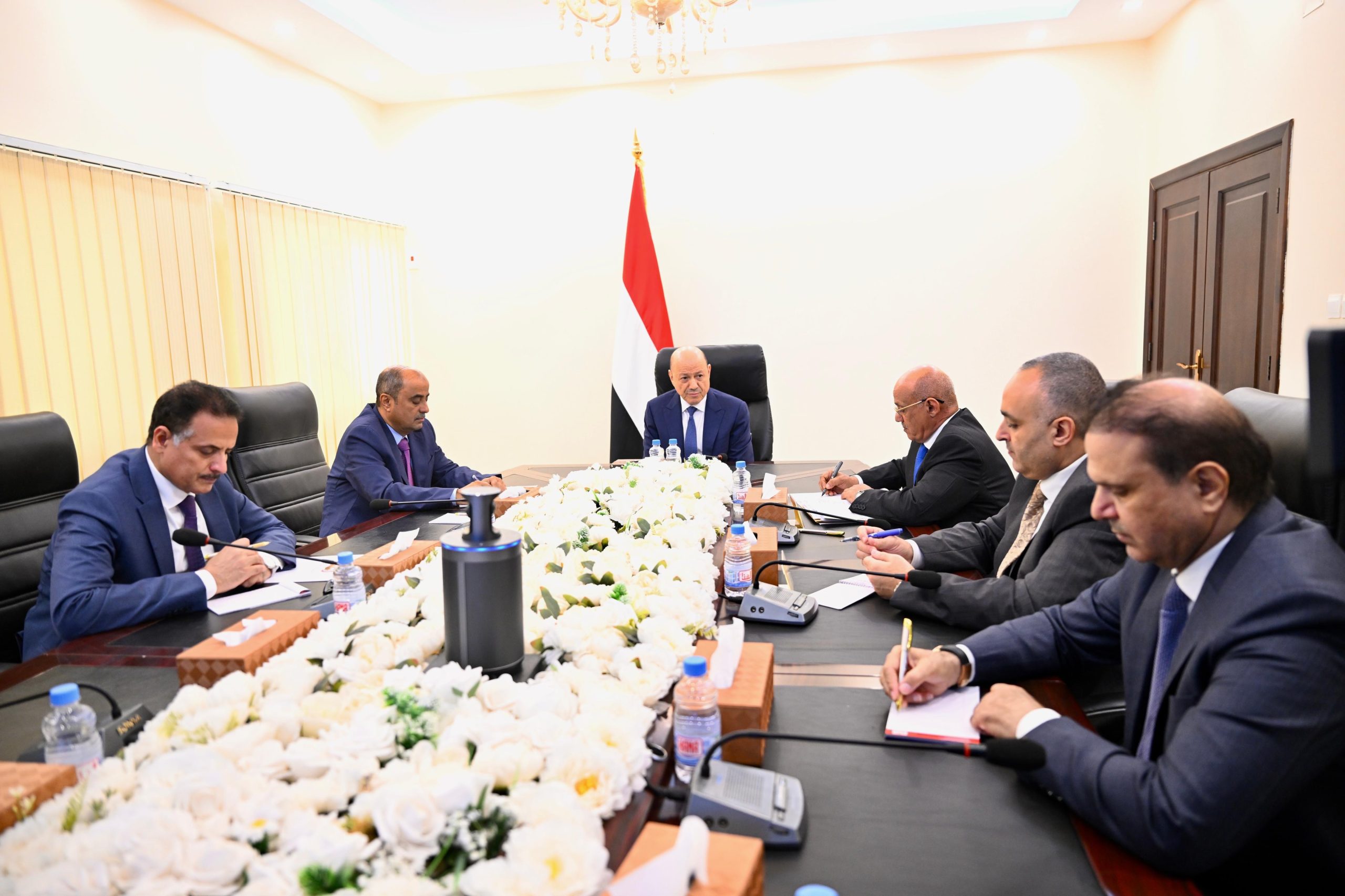 The Chairman of the Presidential Leadership Council meets with the Prime Minister and the Central Bank Governor.