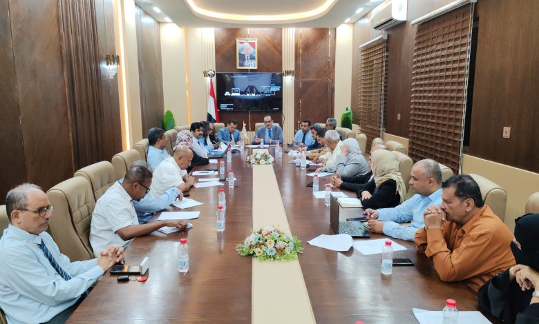 The Health Minister chairs two meetings to discuss the current epidemiological situation and the performance of health sectors.