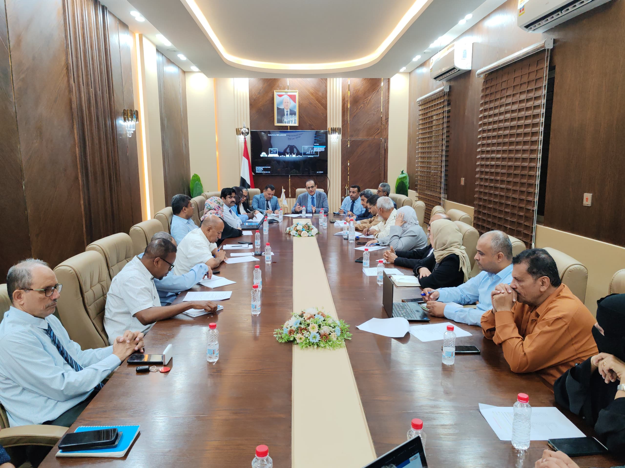 The Health Minister chairs two meetings to discuss the current epidemiological situation and the performance of health sectors.