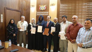 The Health Minister signs a strategy to boost vaccination rates and meets with the director of MedGlobal.
