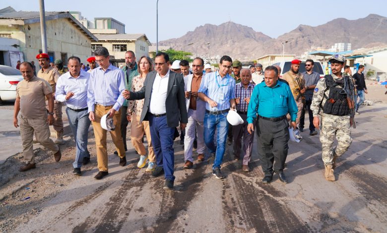 The Minister of Agriculture inspects the Dockyard Landing Center rehabilitation project in Aden, highlighting its vital role in food security.