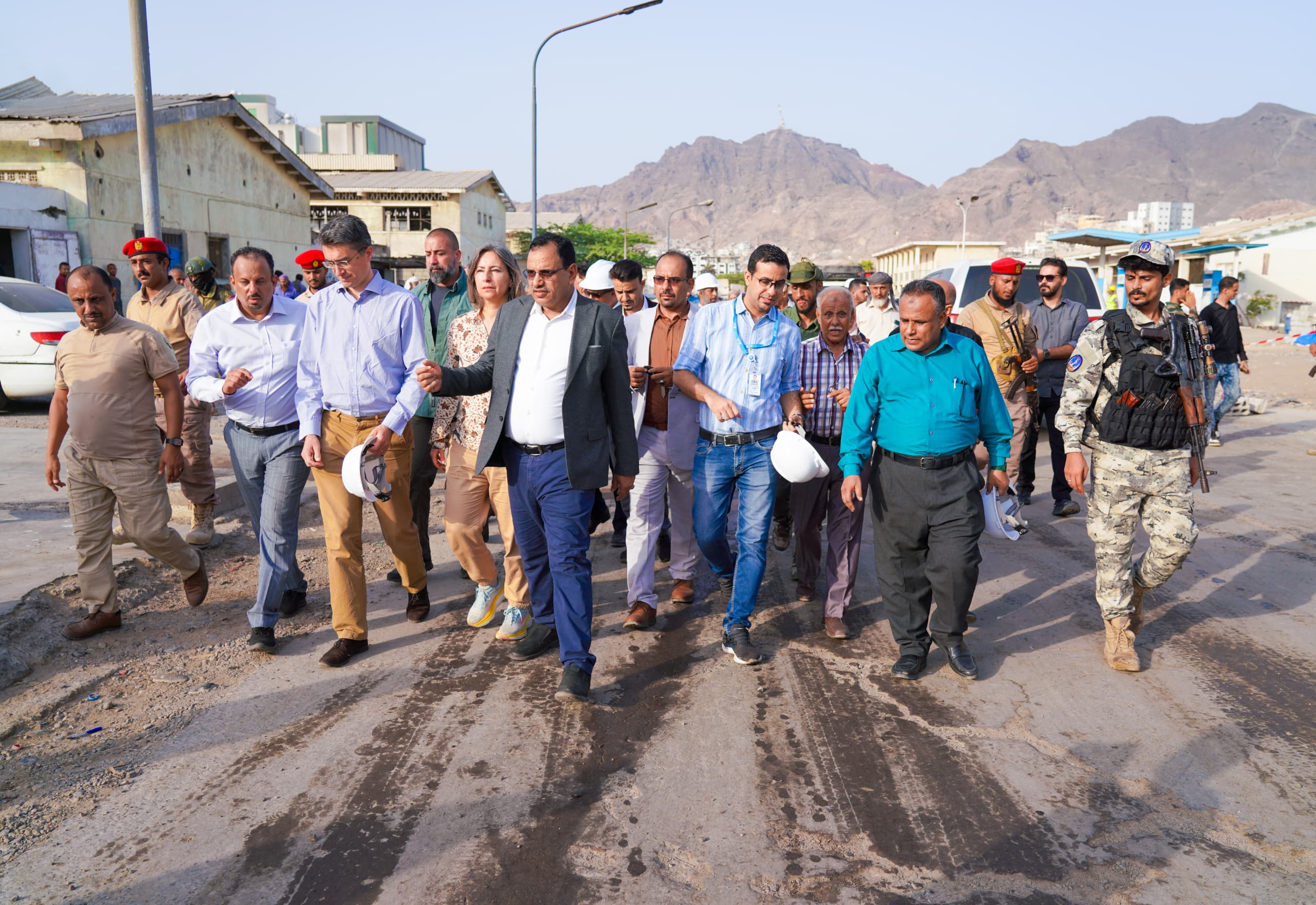 The Minister of Agriculture inspects the Dockyard Landing Center rehabilitation project in Aden, highlighting its vital role in food security.