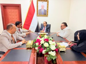 The Minister of Information discusses preparations for the upcoming tourism season with the Deputy Governor of Socotra.