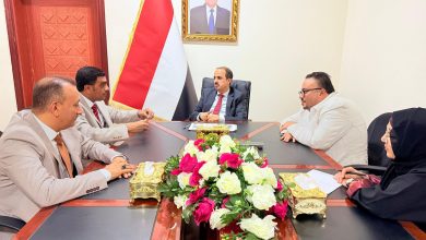 The Minister of Information discusses preparations for the upcoming tourism season with the Deputy Governor of Socotra.