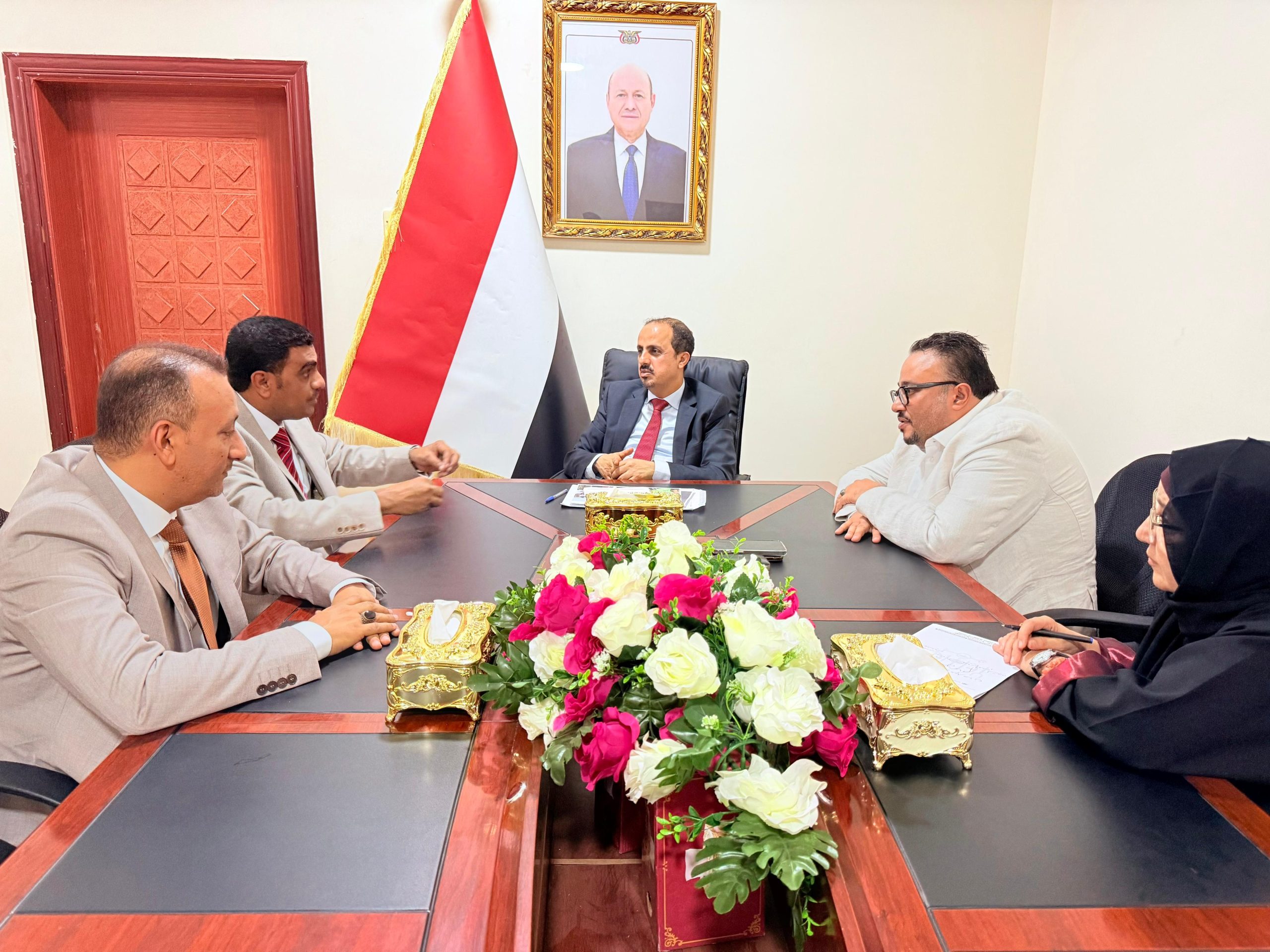 The Minister of Information discusses preparations for the upcoming tourism season with the Deputy Governor of Socotra.