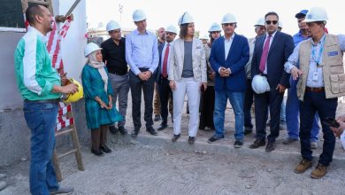 The Minister of Water and a World Bank delegation review progress on the water pumping station project in the Al-Barzakh area.