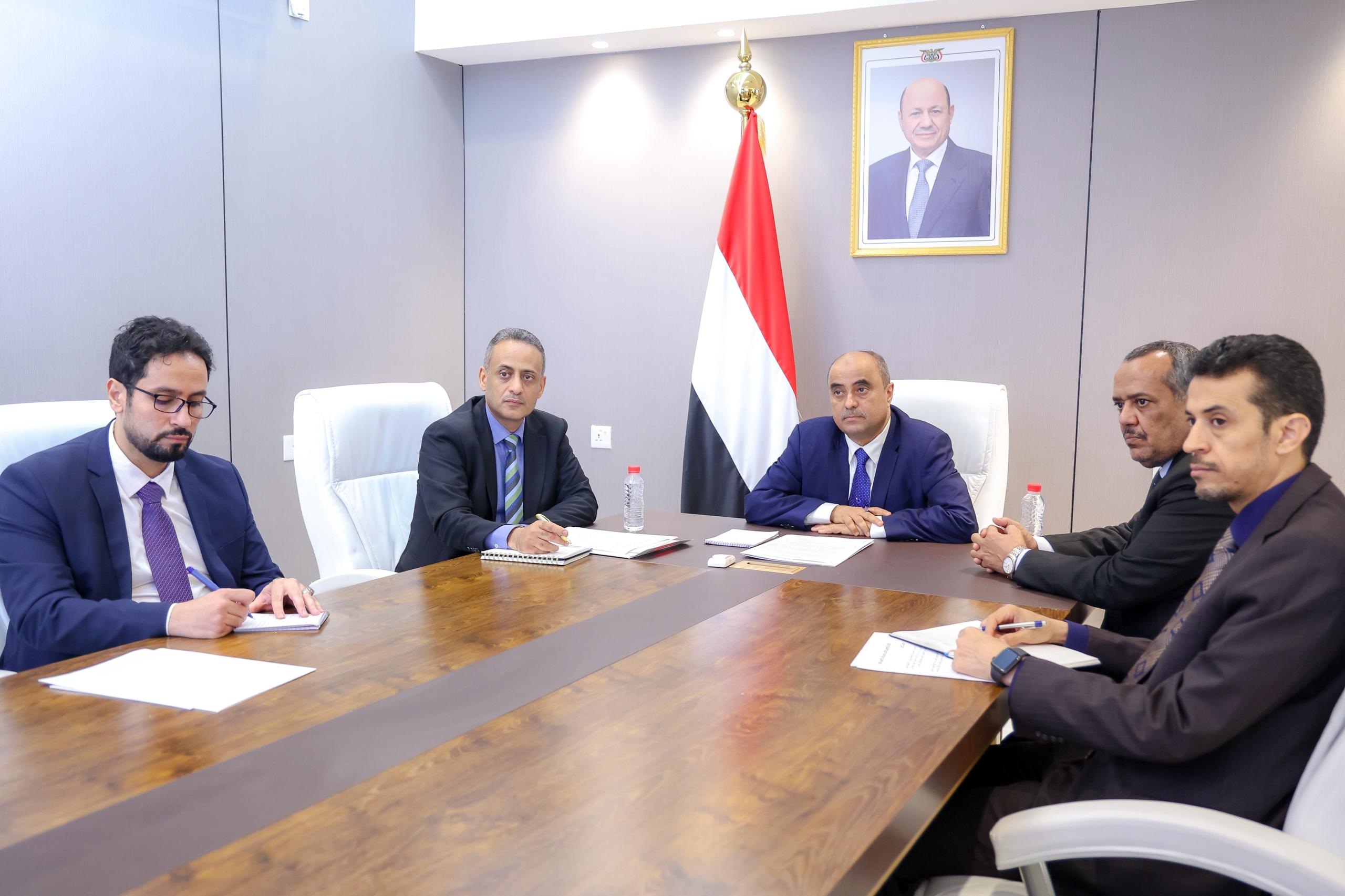 The Prime Minister discusses developments and cooperation programs between the two countries with the British Ambassador.