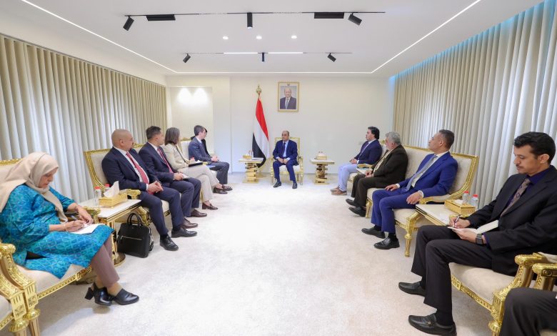 The Prime Minister welcomed a World Bank delegation in Aden today, discussing key economic initiatives and collaboration.