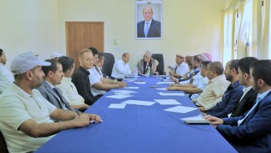 The parliamentary committee reviews the performance of the Central Bank, Finance, and Taxation in Marib Governorate.