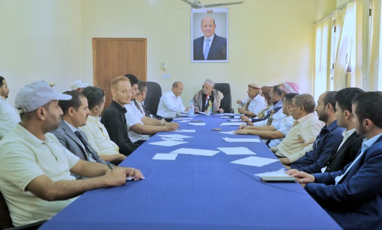 The parliamentary committee reviews the performance of the Central Bank, Finance, and Taxation in Marib Governorate.