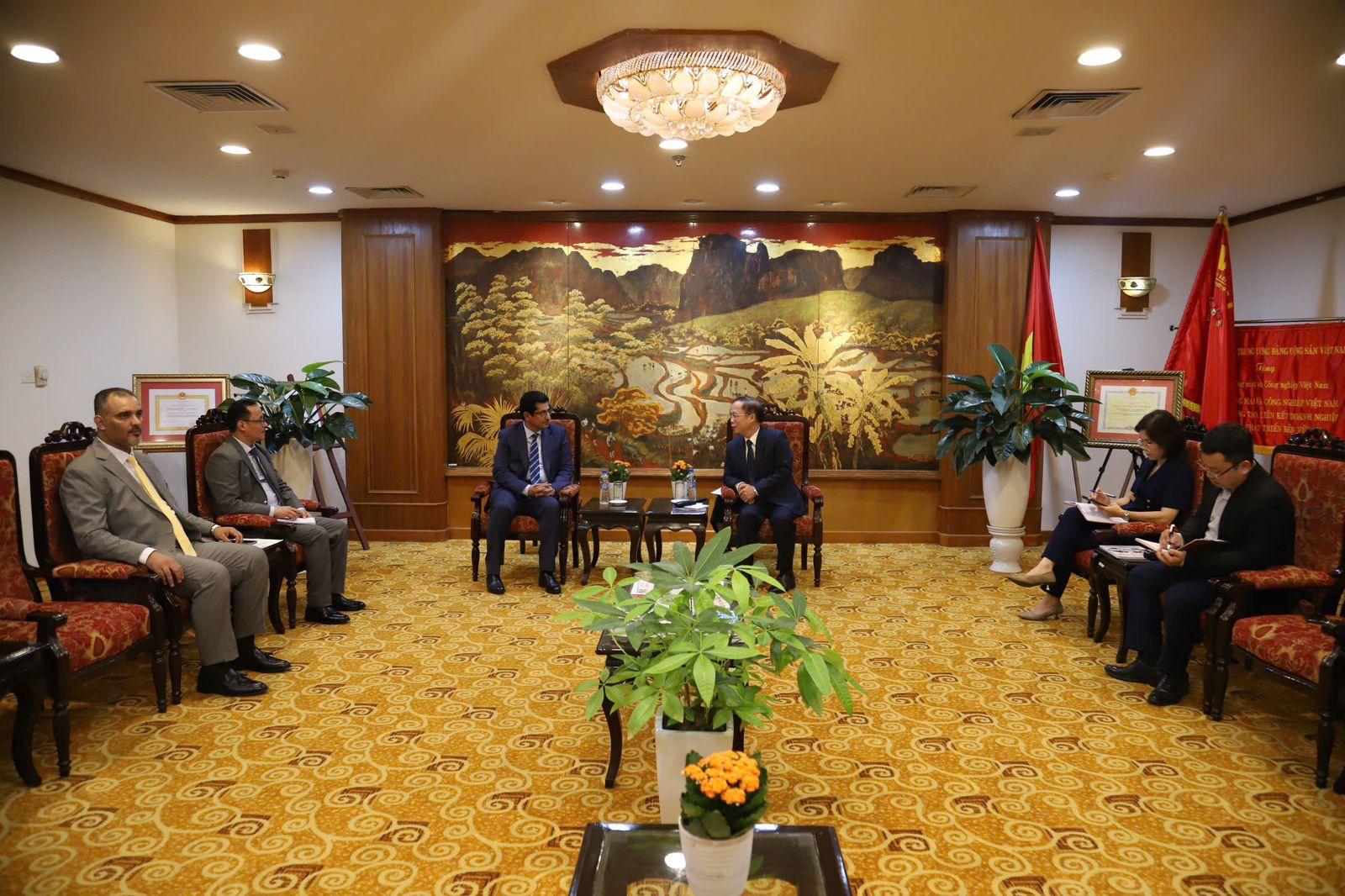 Yemen and Vietnam discuss enhancing economic cooperation and facilitating investor access.
