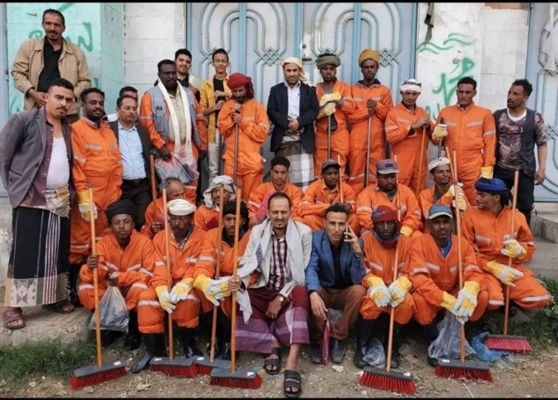 A Houthi leader stormed the Cleanliness Fund office in Ibb, threatening to shut it down.