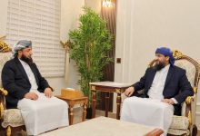 Council member Abdulrahman Al-Mahrami discusses community awareness development plans with the Deputy Minister of Awqaf.