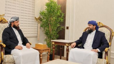 Council member Abdulrahman Al-Mahrami discusses community awareness development plans with the Deputy Minister of Awqaf.
