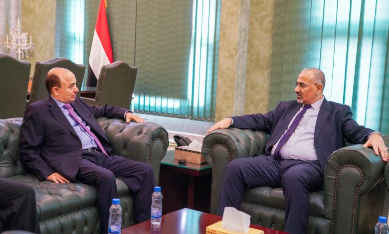 Council member Major General Aidarus al-Zubaidi emphasizes the urgent need for the commercial sector to respond to improved exchange rates.