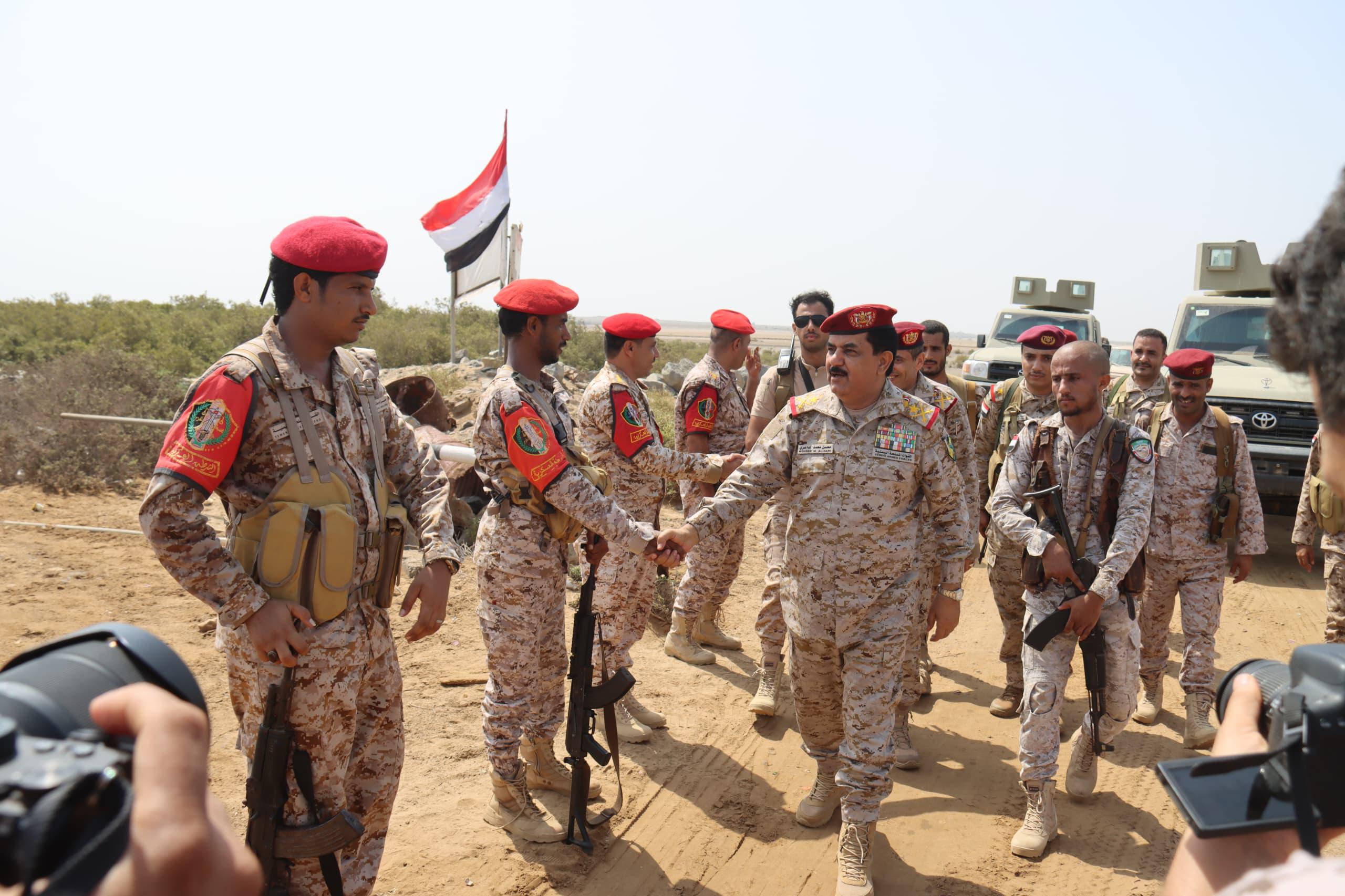 Defense Minister inspects Fifth Military Region, praising the bravery of the armed forces.