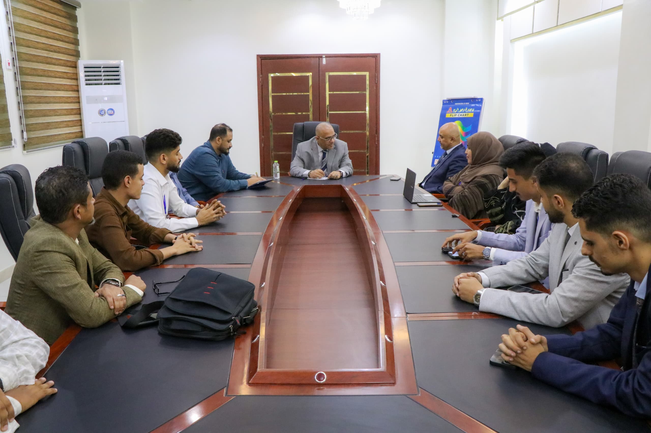 The Acting Minister of Planning and International Cooperation, along with the Minister of Communications, reviews progress at the Public Telecommunications Corporation and inspects Telenor's operations.