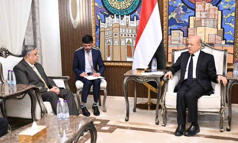 The Chairman of the Leadership Council reviews bilateral cooperation programs with the Republic of India.