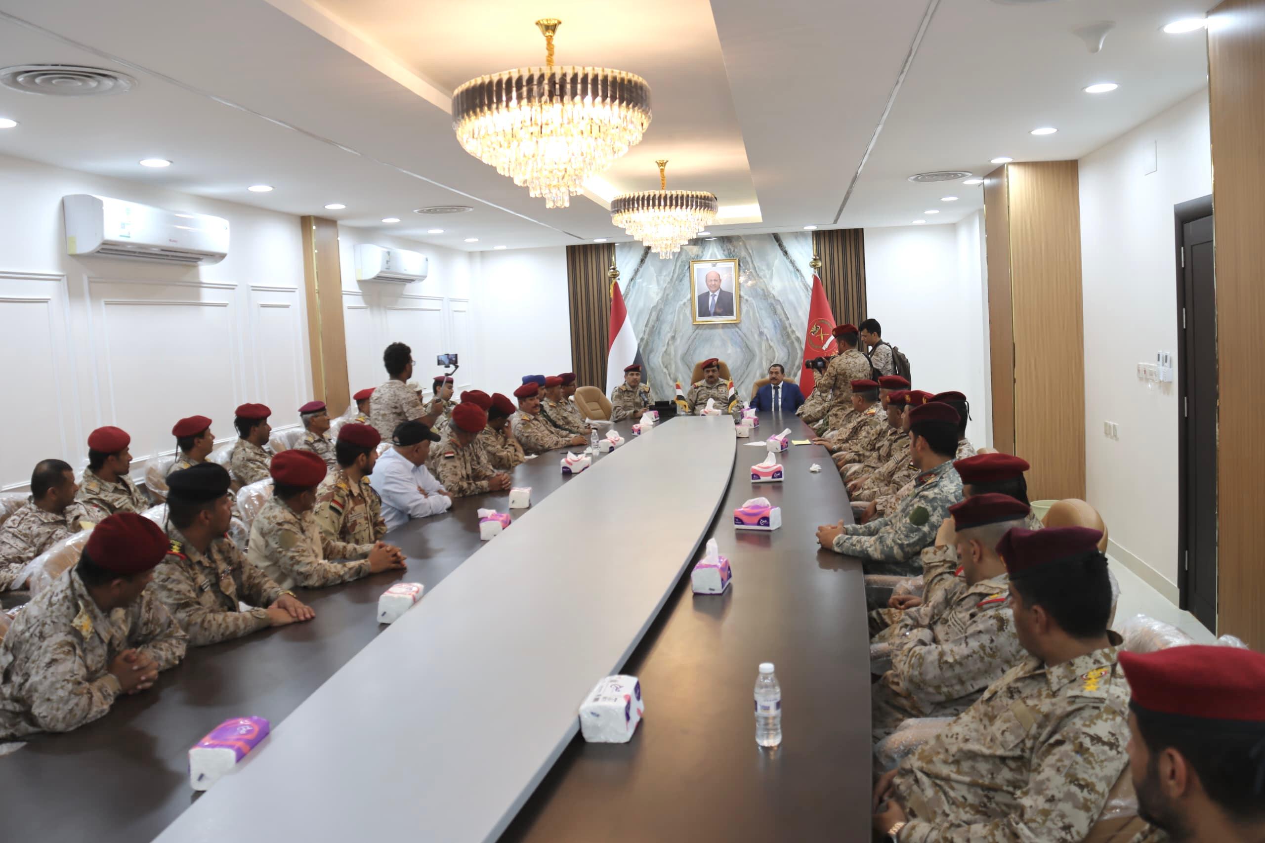The Defense Minister held a comprehensive meeting with the leadership of the Fifth Military Region.