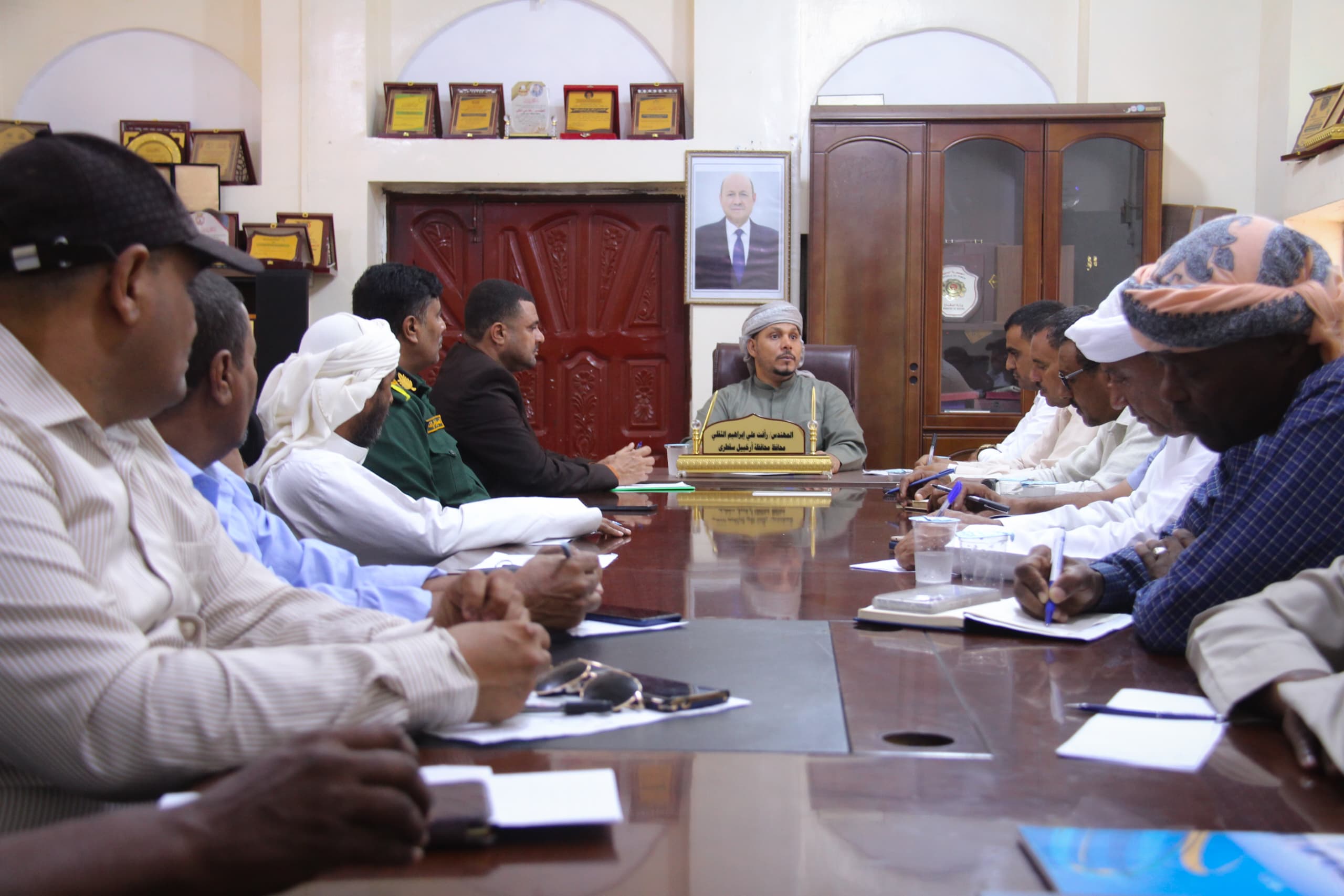 The Executive Office in Socotra discusses enhancing administrative performance and organizing public services.