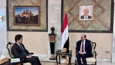 The Foreign Minister discusses strengthening bilateral cooperation with the Chinese Charge d'Affaires.