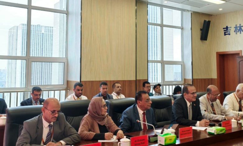 The Health Minister discusses enhancing medical cooperation and training Yemeni personnel in Jilin, China.